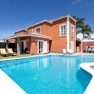 villa-tenerife-sur-adeje.tenerifehoteles.net/